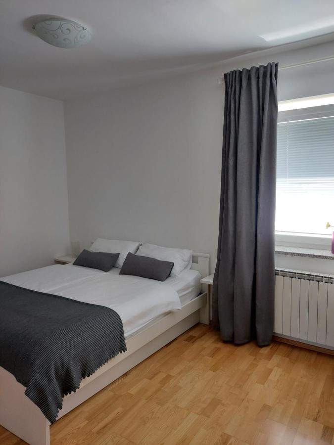 Guesthouse Pri Mihelovih Sežana Exteriör bild