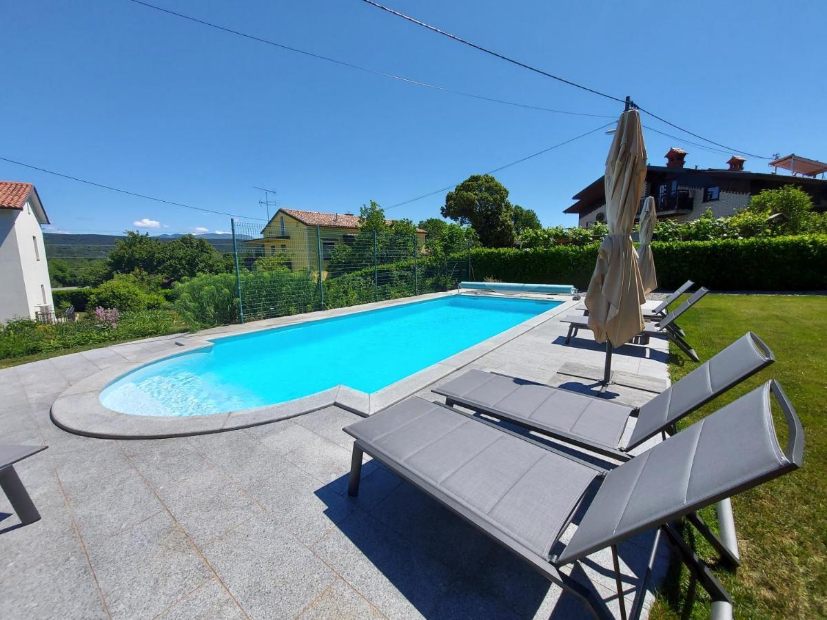 Guesthouse Pri Mihelovih Sežana Exteriör bild