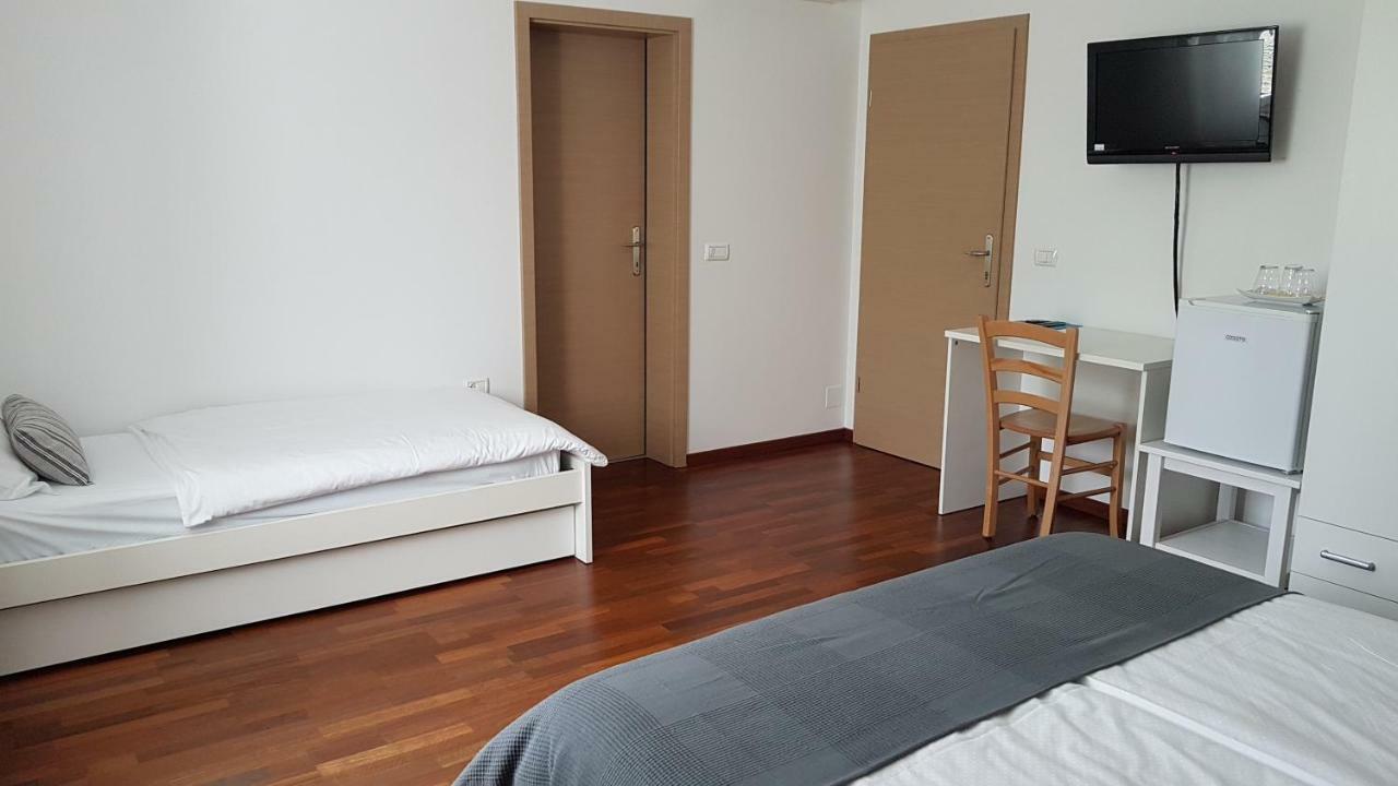 Guesthouse Pri Mihelovih Sežana Exteriör bild